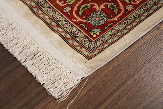 Image 1 of Original Hereke en soie pure 106 X 68 cm Top condition