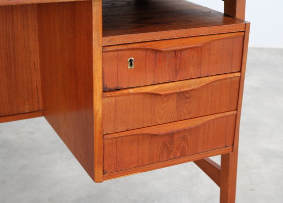 Image 1 of Bureau danois vintage en teck