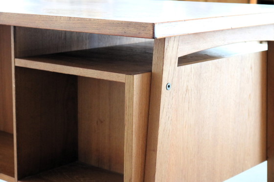 Image 1 of Bureau danois vintage en teck