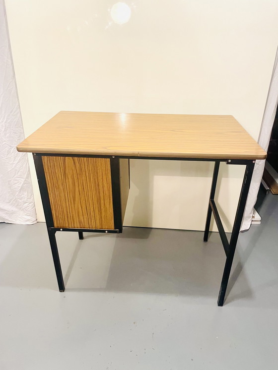 Image 1 of Bureau Moderniste Vintage Formica Circa 1960