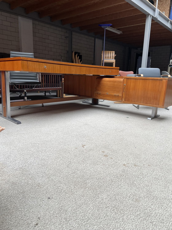 Image 1 of Bureau de direction scandinave vintage avec armoire