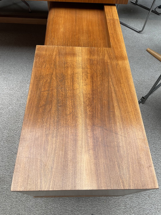 Image 1 of Bureau de direction scandinave vintage avec armoire