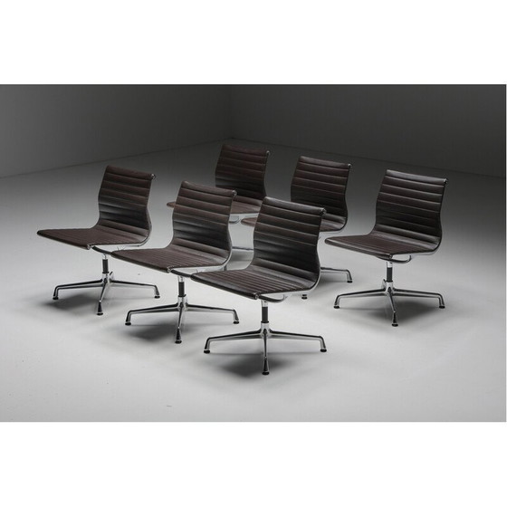 Image 1 of Fauteuil vintage en aluminium et cuir par Charles et Ray Eames pour Vitra, 1958