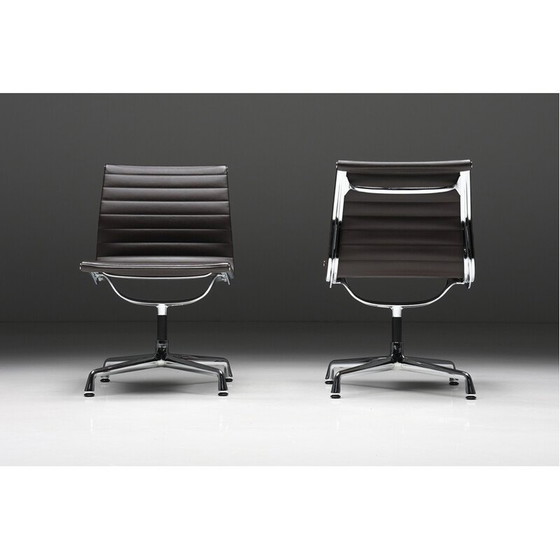 Image 1 of Fauteuil vintage en aluminium et cuir par Charles et Ray Eames pour Vitra, 1958