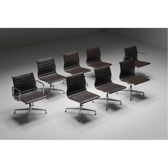 Image 1 of Fauteuil vintage en aluminium et cuir par Charles et Ray Eames pour Vitra, 1958