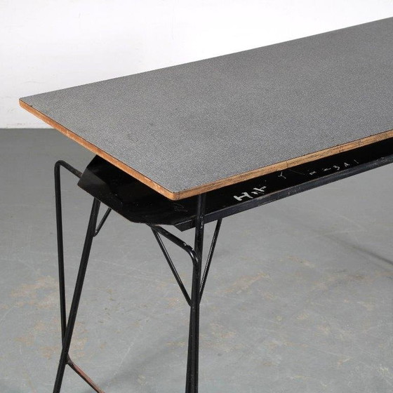 Image 1 of Bureau d'enseignant de Willy van der Meeren pour Tubax, Belgique 1950