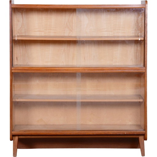 Bibliothèque vintage en bois de chêne et portes en verre, Tchécoslovaquie 1950