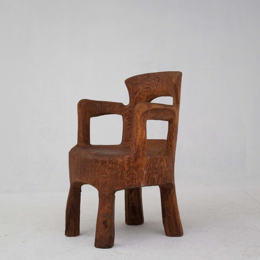 Chaise en bois massif sculptée à la main, design sculptural unique