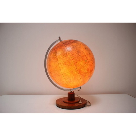 Image 1 of Globe lumineux en verre du milieu du siècle avec base en bois par Paul Rath, années 1950