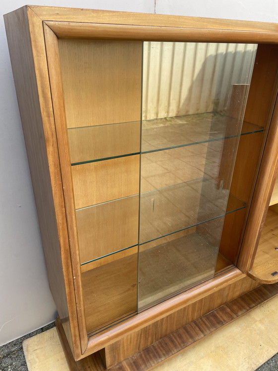 Image 1 of Vitrine