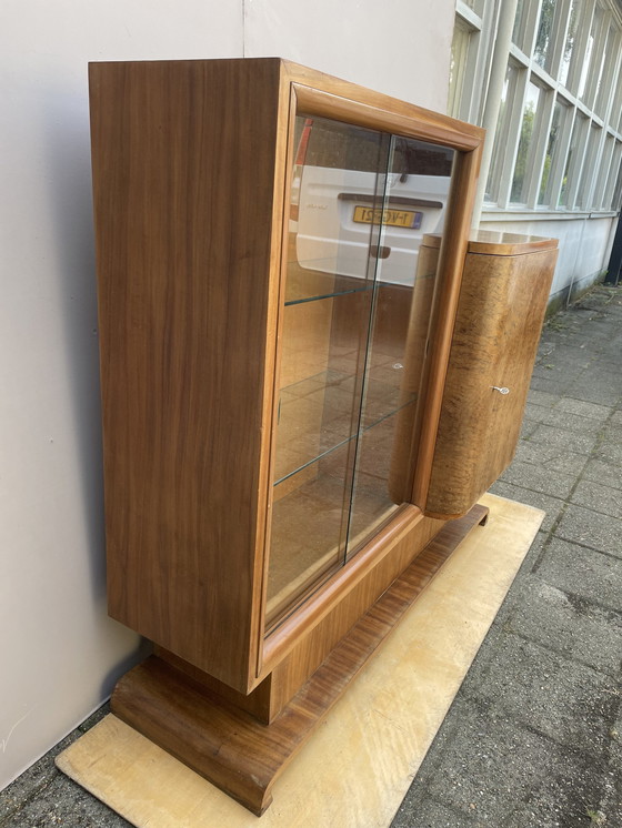 Image 1 of Vitrine