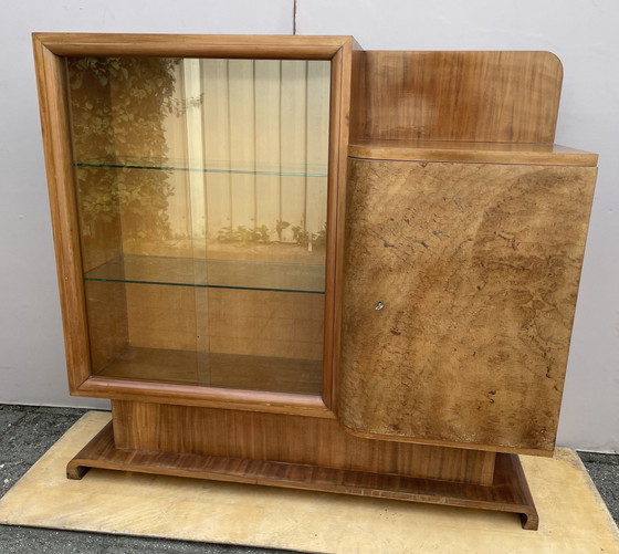 Image 1 of Vitrine