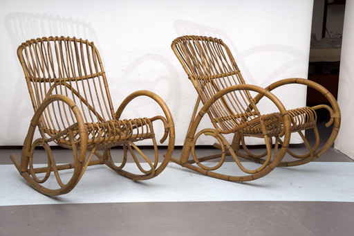 Paire de fauteuils à bascule en rotin et bambou de style Franco Albini. Italie 1950S