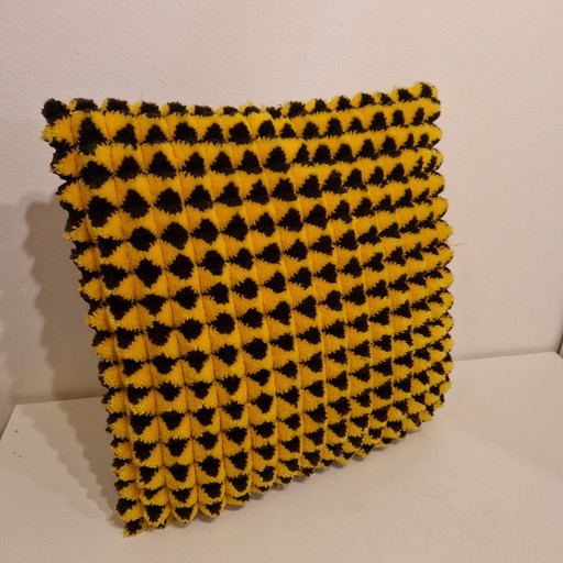 Coussin en laine des années 70 Coussin jaune