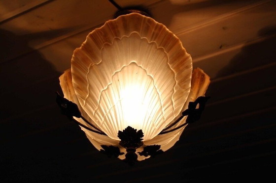 Image 1 of Lampe pendante en verre et laiton de style baroque