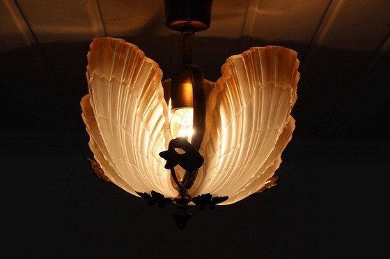 Image 1 of Lampe pendante en verre et laiton de style baroque