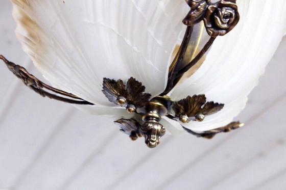 Image 1 of Lampe pendante en verre et laiton de style baroque