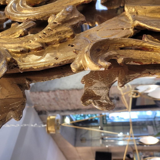 Image 1 of Miroir vintage dans un cadre en bois sculpté, Espagne