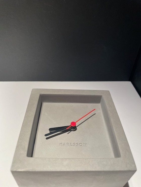 Image 1 of Horloge et réveil Karlsson 'Franky' - Concrete