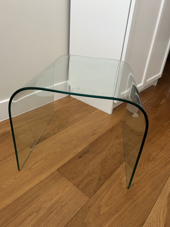 Image 1 of Table d'appoint en verre