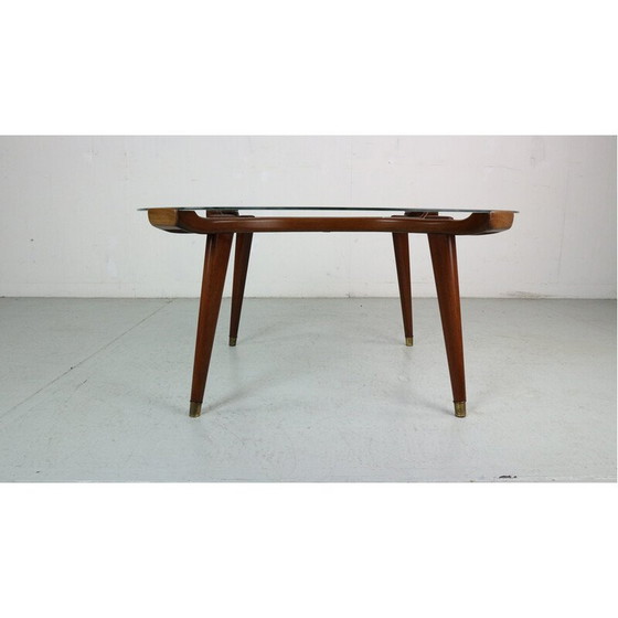 Image 1 of Table basse vintage en laiton et noyer par William Watting pour Fristho, Pays-Bas 1950