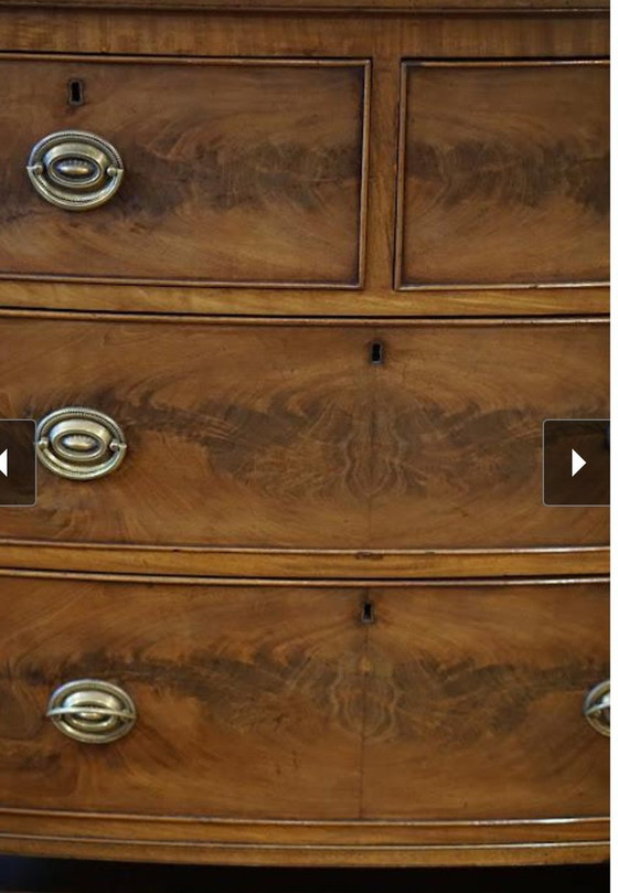 Image 1 of Commode anglaise en acajou à façade en arc de cercle