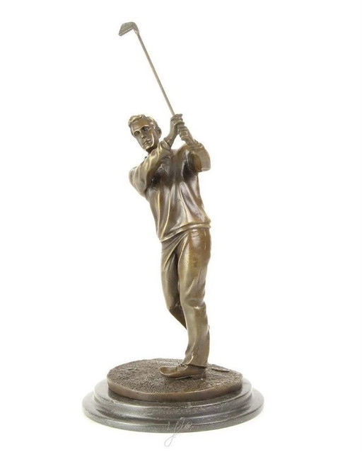 Statue de golfeur en bronze