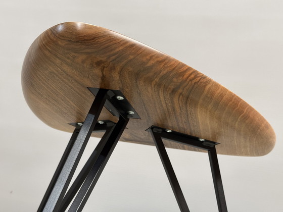 Image 1 of Table d'appoint triangulaire