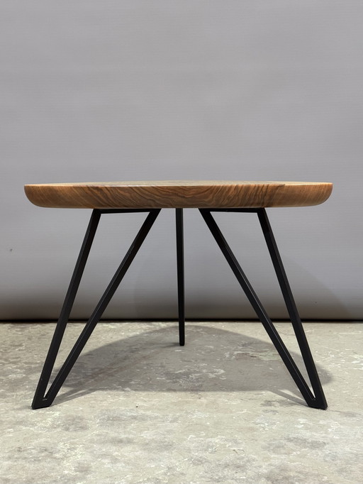 Table d'appoint triangulaire