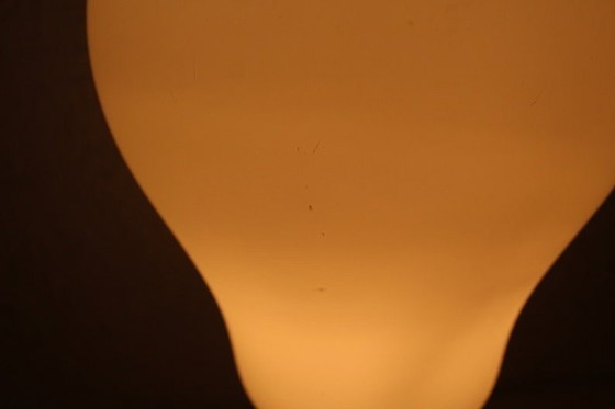 Image 1 of Lampe de table en forme d'ampoule en verre