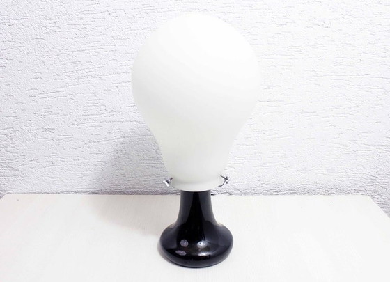 Image 1 of Lampe de table en forme d'ampoule en verre