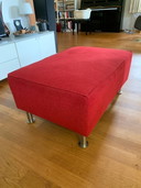 Canapé Jamé Design avec pouf rouge