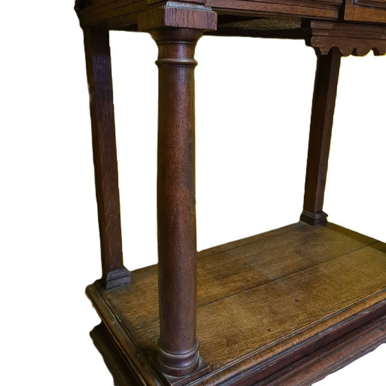 Image 1 of Meuble de table ancien en chêne français, en partie du 18e siècle