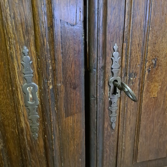 Image 1 of Meuble de table ancien en chêne français, en partie du 18e siècle