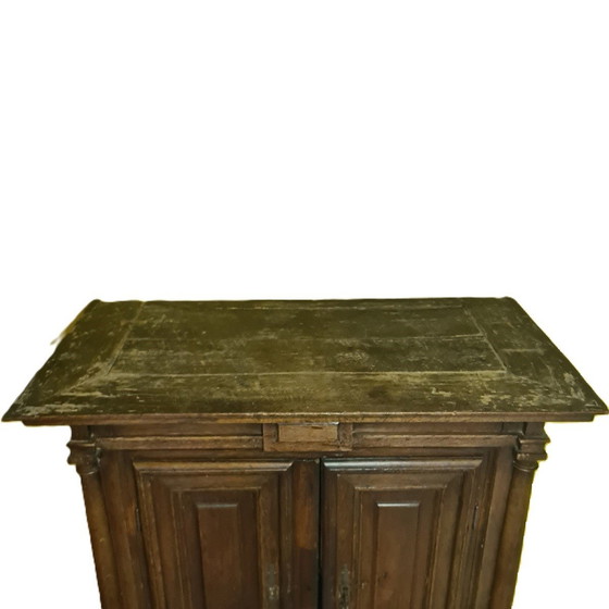 Image 1 of Meuble de table ancien en chêne français, en partie du 18e siècle