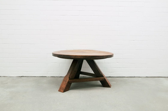 Image 1 of Table basse ronde en chêne brutaliste