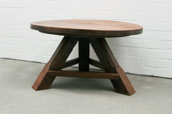 Image 1 of Table basse ronde en chêne brutaliste