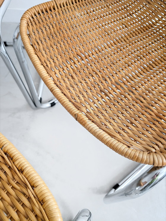 Image 1 of 4x Chaises de salle à manger italiennes en chrome et osier 1970's