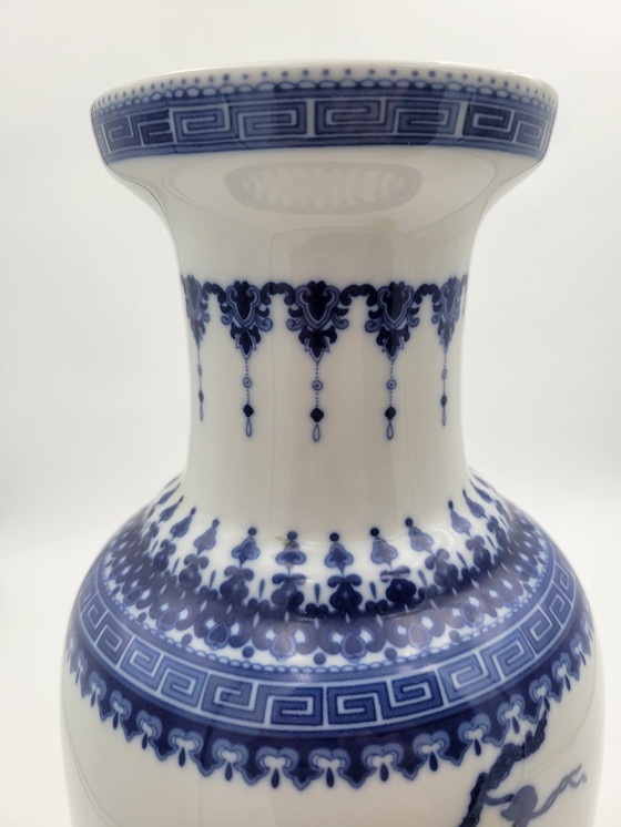 Image 1 of Grand Vase Motifs Chinois