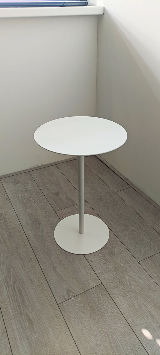 Table d'appoint moderne blanche en acier