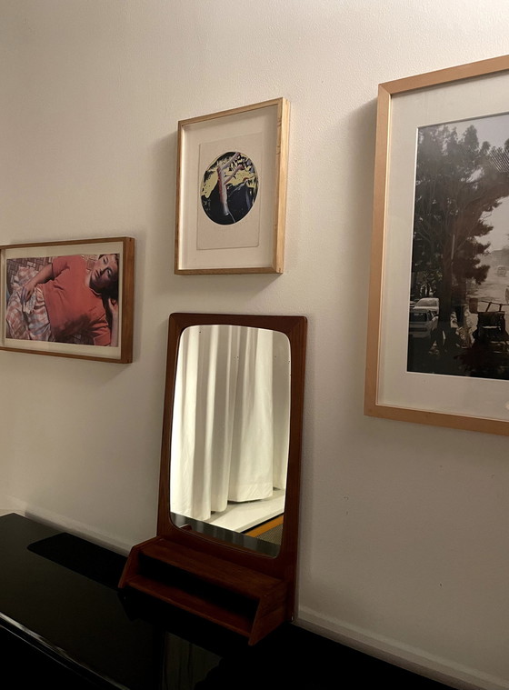 Image 1 of Petit miroir danois en teck 1960
