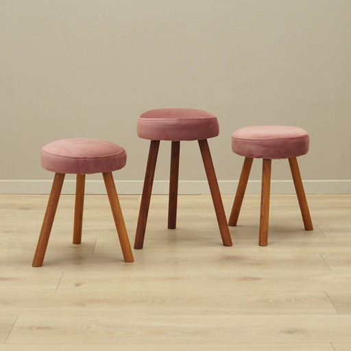 Ensemble de trois poufs roses, design danois, années 1960, production : Danemark