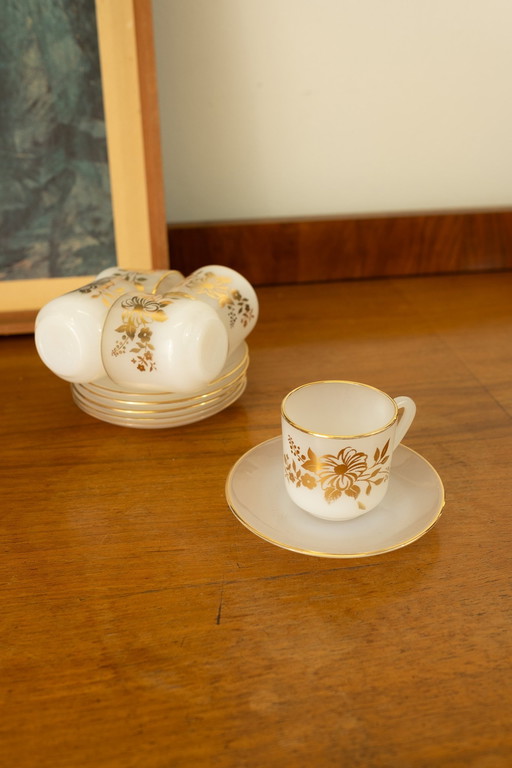 Set de 4 tasses à espresso vintage Arcopal+plats