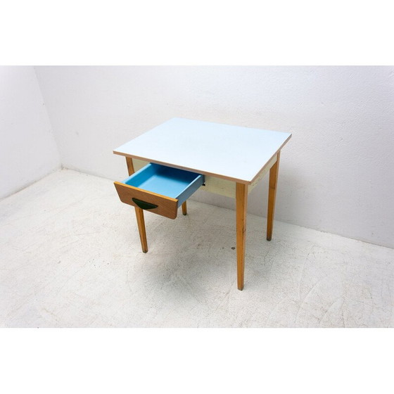 Image 1 of Table d'appoint en bois et formica du milieu du siècle, Tchécoslovaquie années 1960