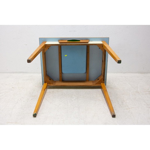 Table d'appoint en bois et formica du milieu du siècle, Tchécoslovaquie années 1960