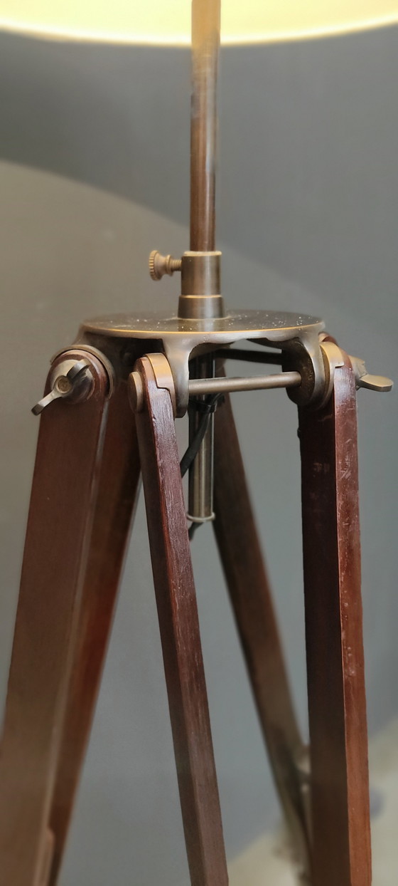 Image 1 of Lampe Tripot Vintage/Classique.
