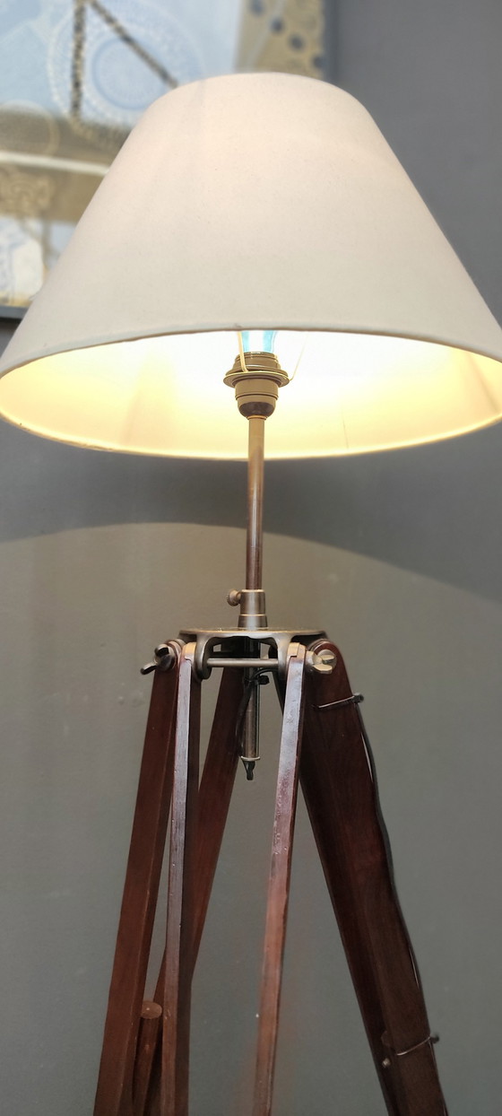 Image 1 of Lampe Tripot Vintage/Classique.