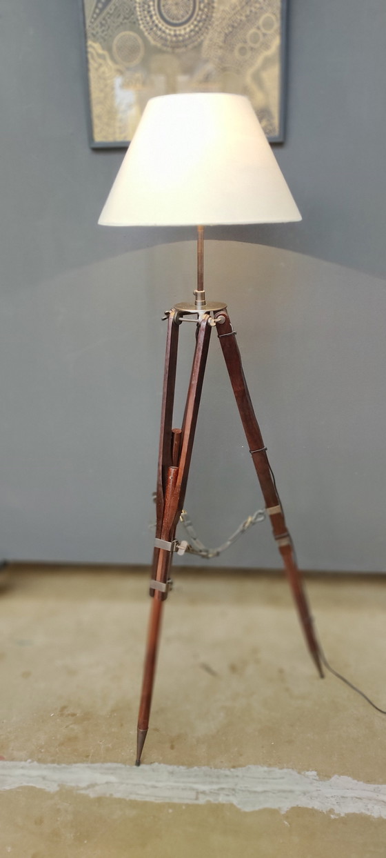 Image 1 of Lampe Tripot Vintage/Classique.