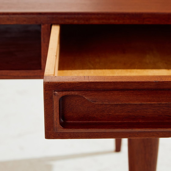 Image 1 of Mk10665 Table basse en teck restaurée