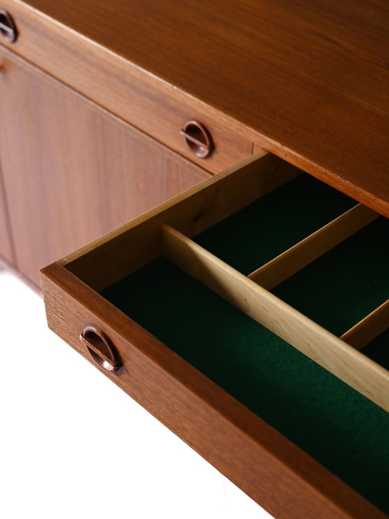 Image 1 of Buffet scandinave avec portes battantes